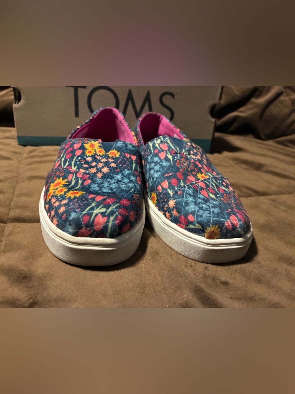 TOMS brand, size 7.5, alpagarta cupsole steel blue repreve flower fields/quilted - Picture 6 of 11